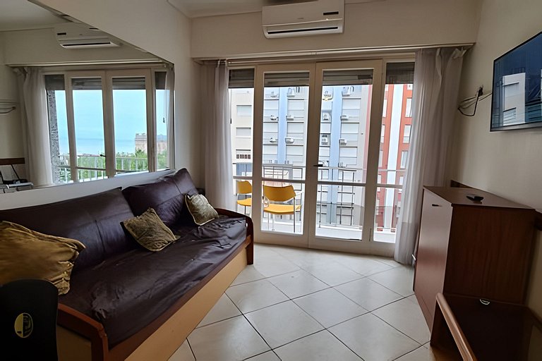 2 ambientes con vista a Plaza Colón y el mar
