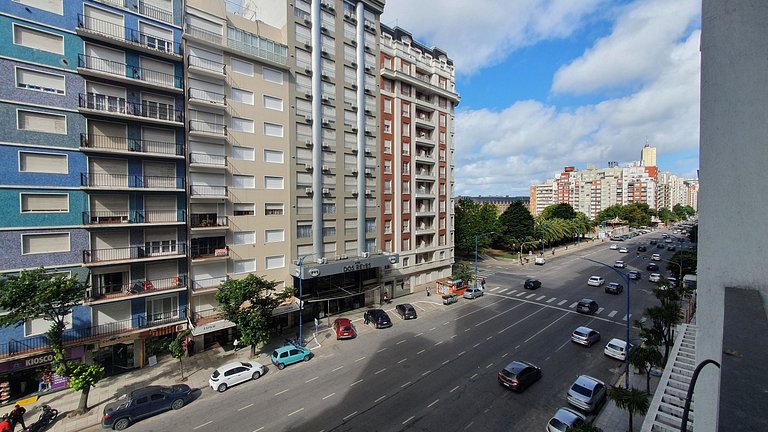 3 ambientes c/dependencia con vista a Plaza Colón