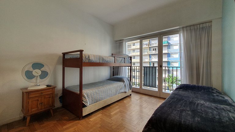 3 ambientes c/dependencia con vista a Plaza Colón