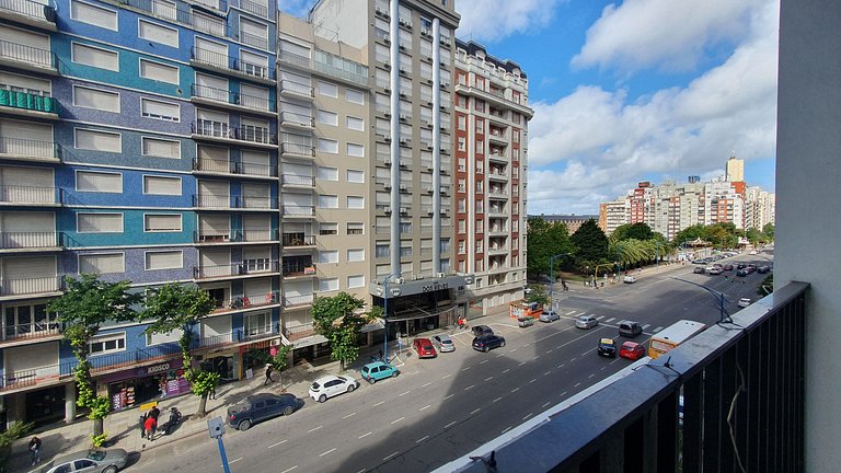 3 ambientes c/dependencia con vista a Plaza Colón