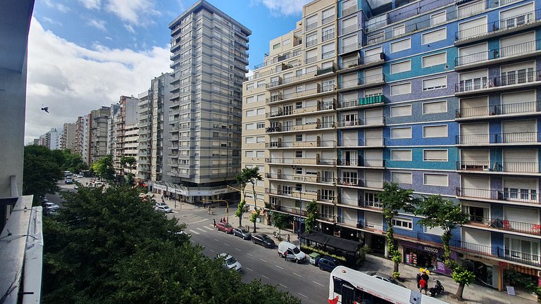 3 ambientes c/dependencia con vista a Plaza Colón