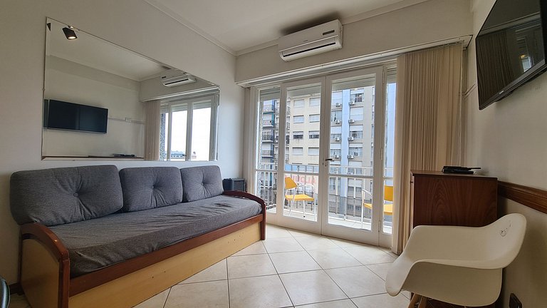 2 ambientes con vista a Plaza Colón y el mar