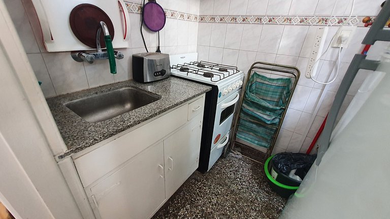 1 ambiente amplio con ventana a la calle