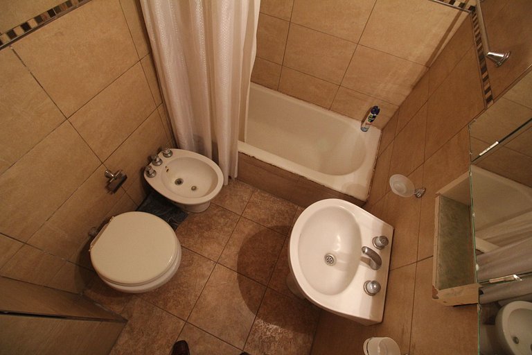 2 ambientes con vista lateral a la Plaza Colón