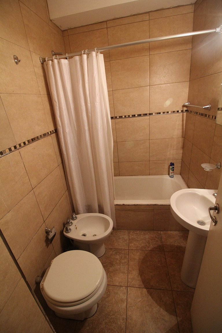 2 ambientes con vista lateral a la Plaza Colón