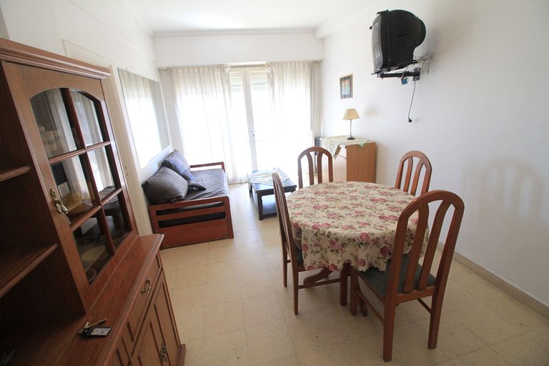 2 ambientes con vista lateral a la Plaza Colón