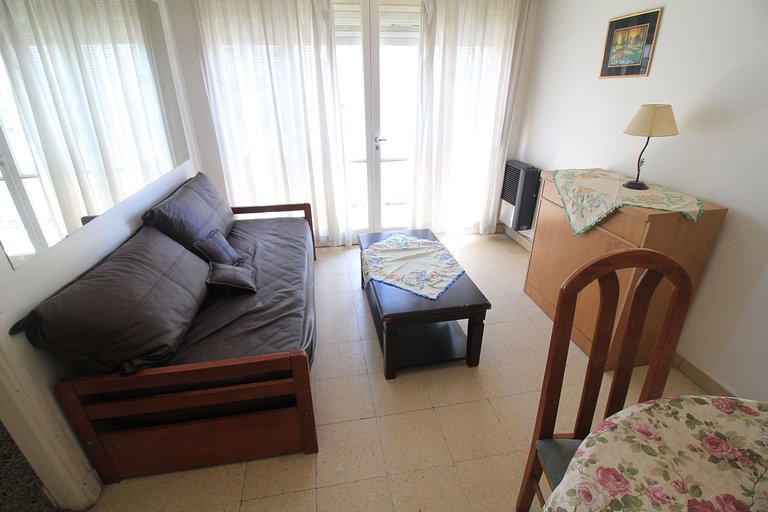 2 ambientes con vista lateral a la Plaza Colón