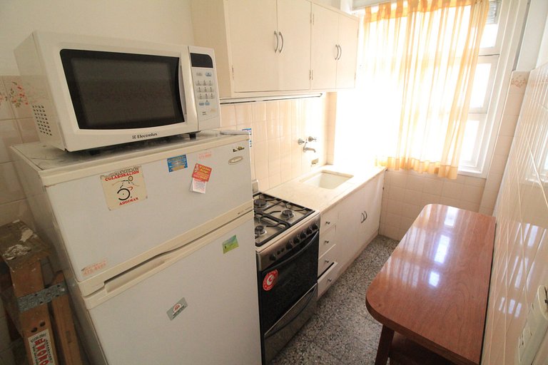 2 ambientes con vista lateral a la Plaza Colón