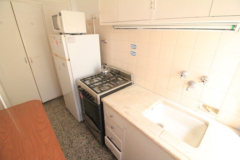 2 ambientes con vista lateral a la Plaza Colón