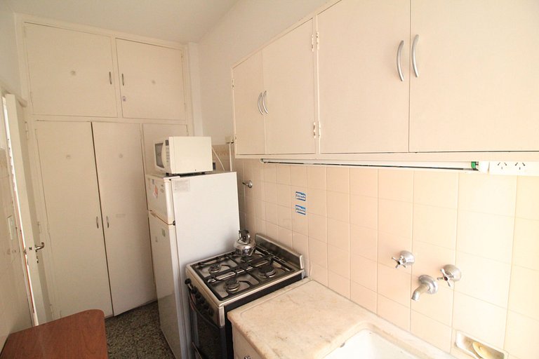 2 ambientes con vista lateral a la Plaza Colón