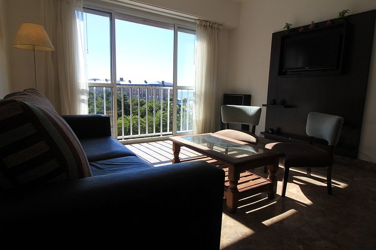 3 ambientes c/dependencia con vista a Plaza Colón