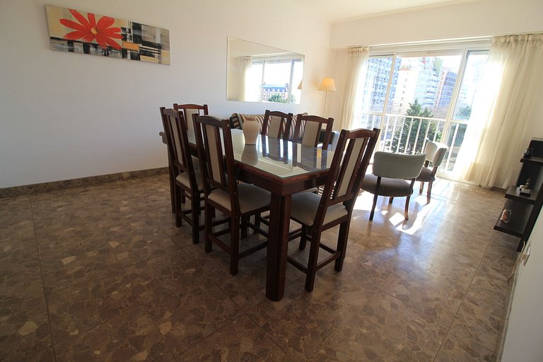 3 ambientes c/dependencia con vista a Plaza Colón