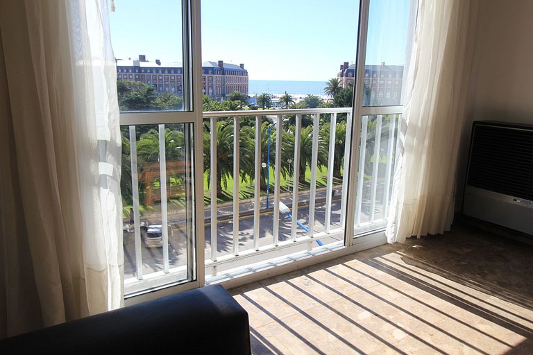 3 ambientes c/dependencia con vista a Plaza Colón