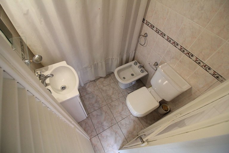 3 ambientes c/dependencia con vista a Plaza Colón