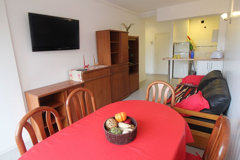 2 ambientes con dependencia y vista a Plaza Colón