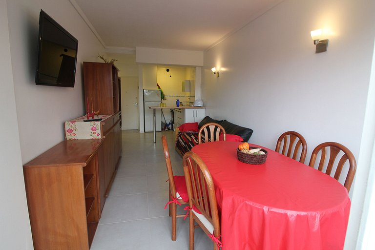 2 ambientes con dependencia y vista a Plaza Colón