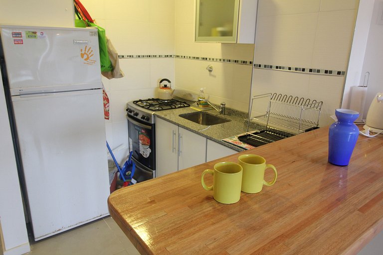 2 ambientes con dependencia y vista a Plaza Colón