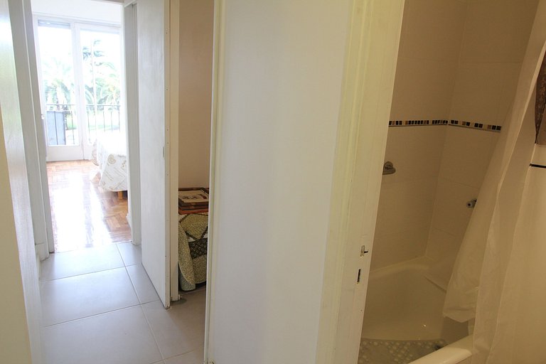 2 ambientes con dependencia y vista a Plaza Colón