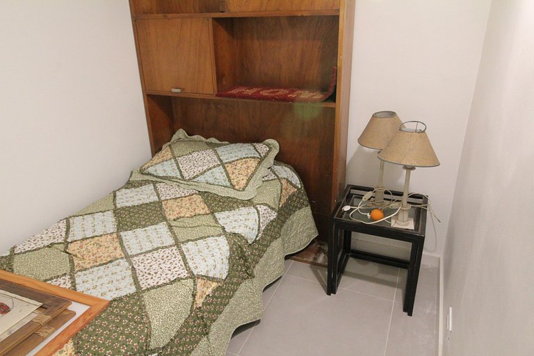 2 ambientes con dependencia y vista a Plaza Colón