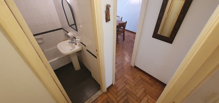 2 ambientes con vista lateral a la Plaza Colón