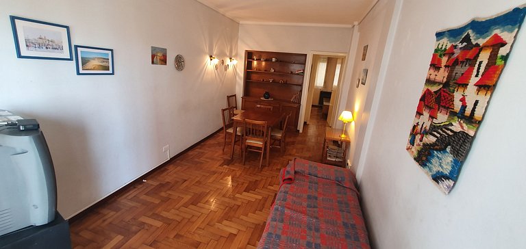 2 ambientes con vista lateral a la Plaza Colón