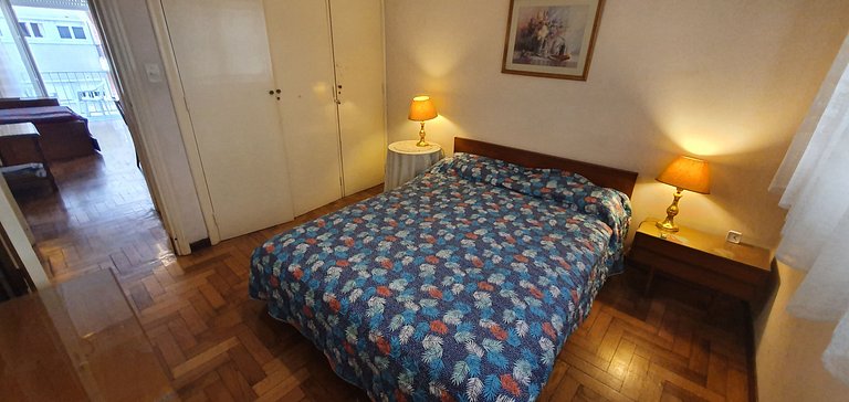 2 ambientes con vista lateral a la Plaza Colón