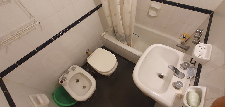 2 ambientes con vista lateral a la Plaza Colón