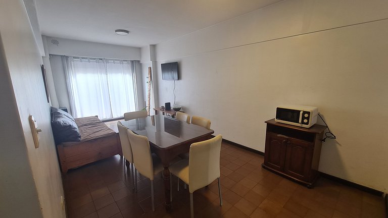 3 Ambientes con balcon a la calle