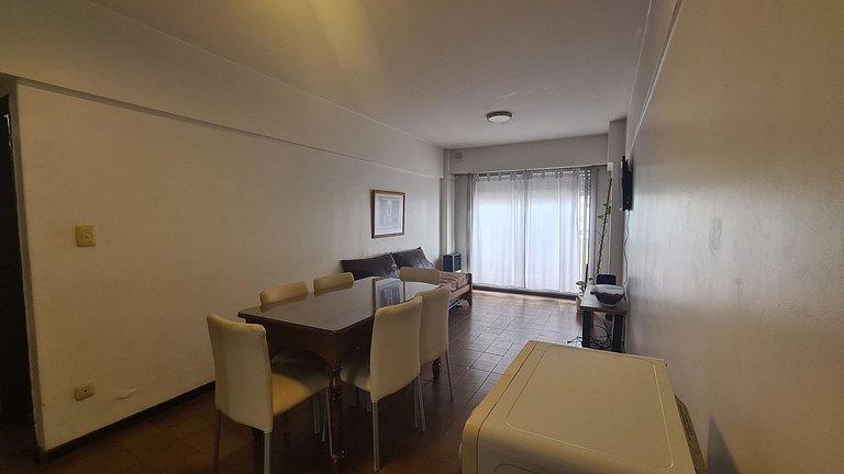 3 Ambientes con balcon a la calle