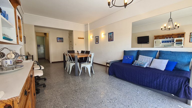 3 Ambientes con dependencia y balcón a la calle