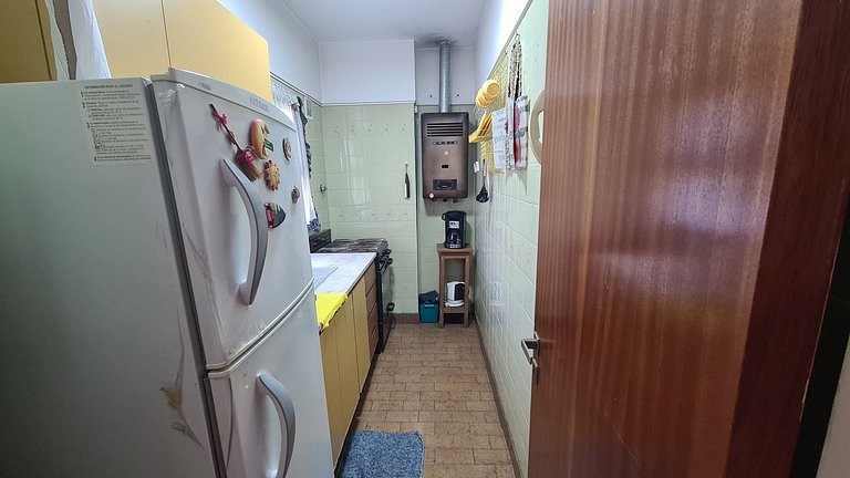 2 ambientes al contrafrente con ventanal