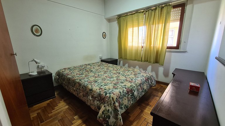 2 ambientes al contrafrente con ventanal