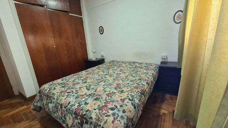 2 ambientes al contrafrente con ventanal