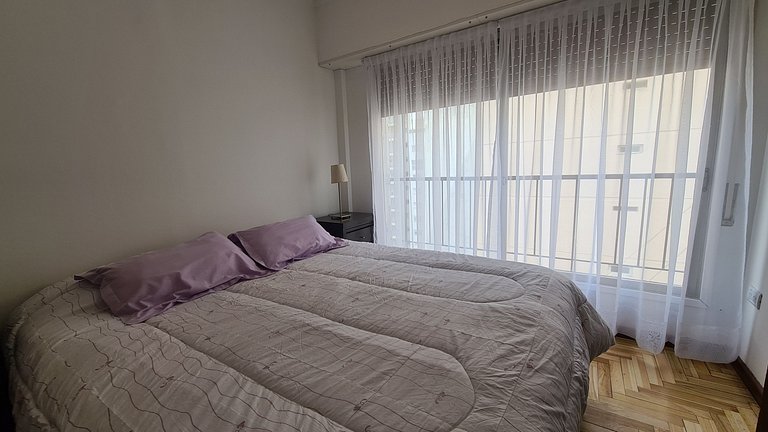 Departamento dos ambientes reciclado con balcon