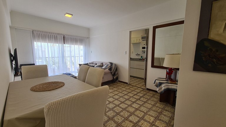 Departamento dos ambientes reciclado con balcon