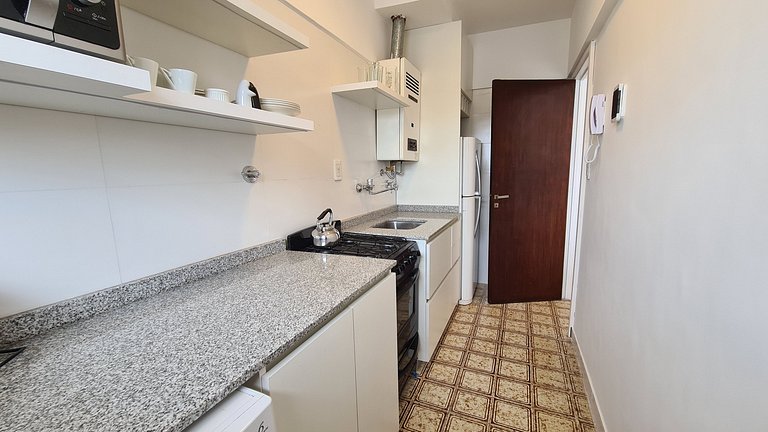 Departamento dos ambientes reciclado con balcon