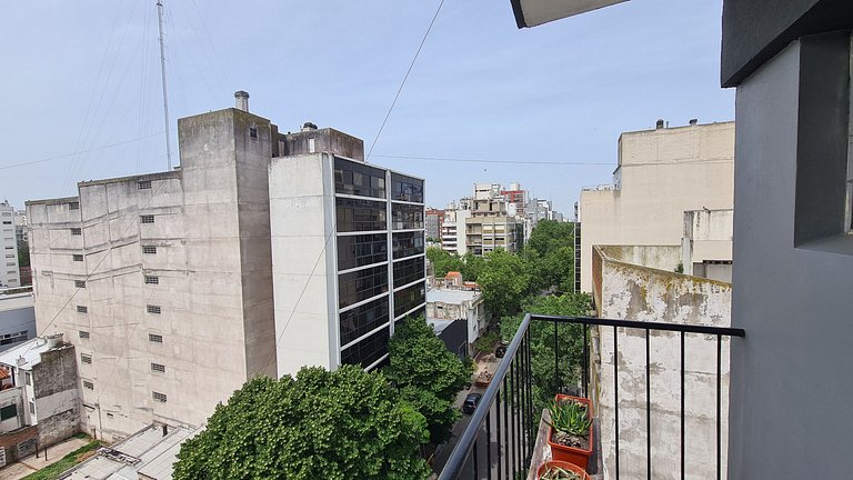 Departamento dos ambientes reciclado con balcon