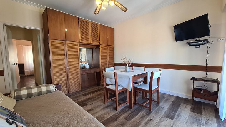 Departamento 2 ambientes con vista parcial al mar