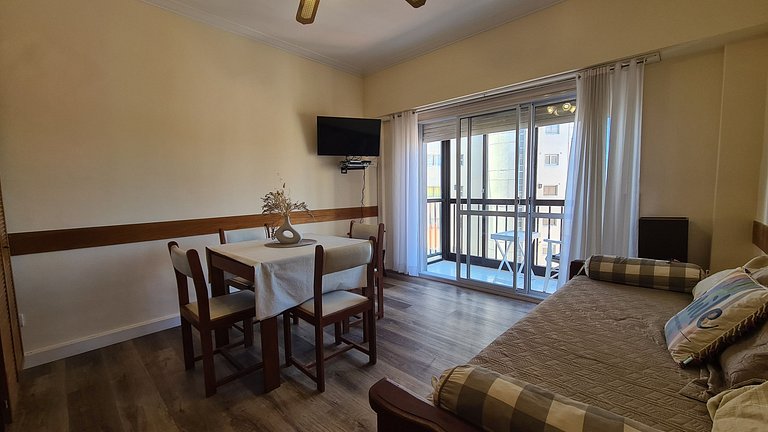 Departamento 2 ambientes con vista parcial al mar