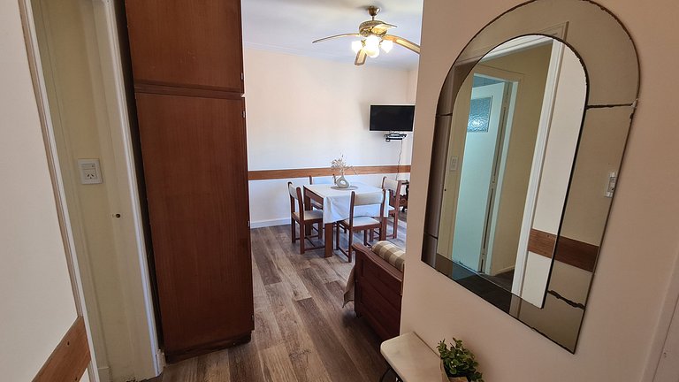 Departamento 2 ambientes con vista parcial al mar