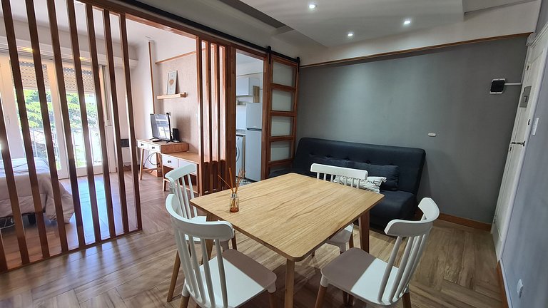 Departamento monoambiente con balcon a la calle