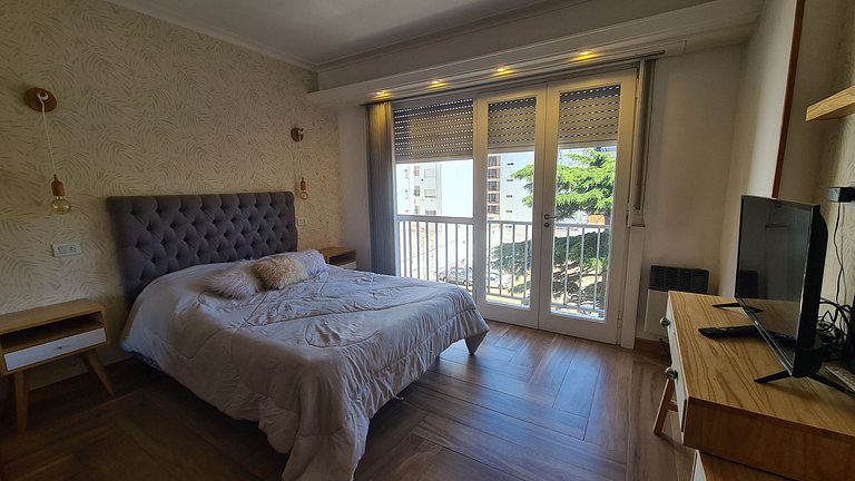 Departamento monoambiente con balcon a la calle