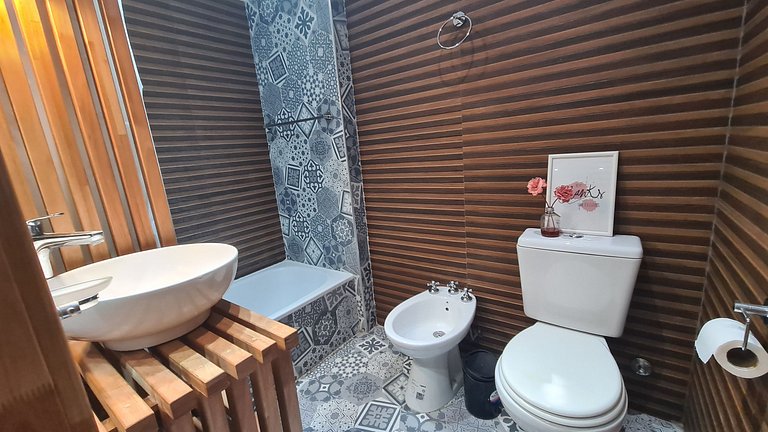 Departamento monoambiente con balcon a la calle