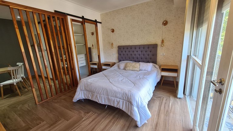 Departamento monoambiente con balcon a la calle