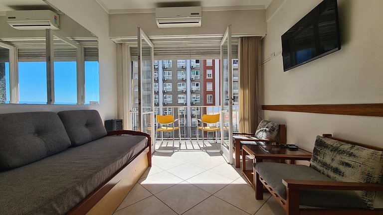 2 ambientes con vista a Plaza Colón y el mar