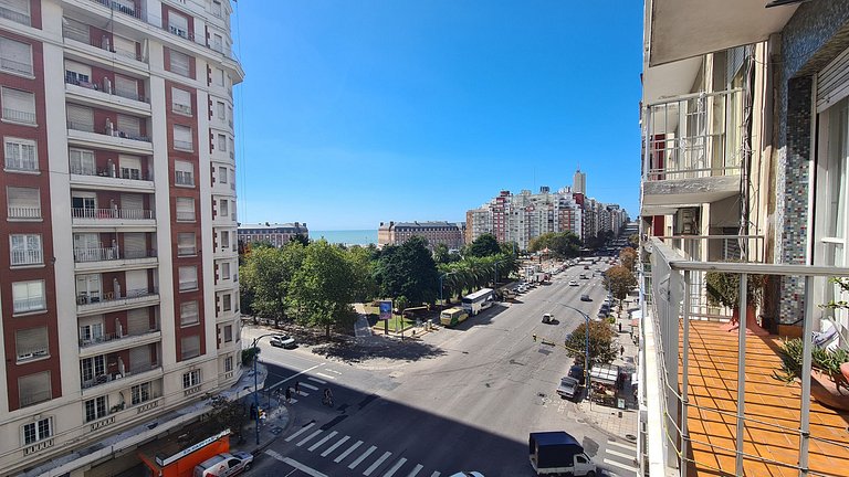 2 ambientes con vista a Plaza Colón y el mar